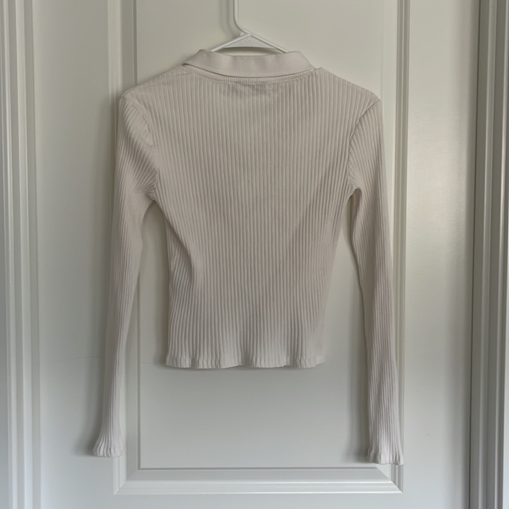 Crop Collared Top - Picture 2 of 3